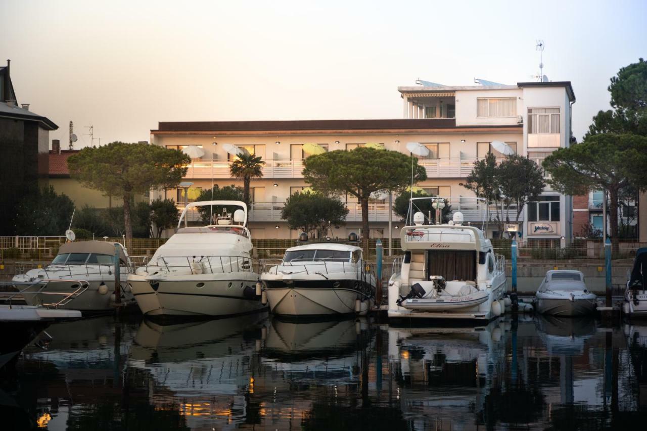 Yachting Residence ลินญาโน ซับเบียโดโร ภายนอก รูปภาพ